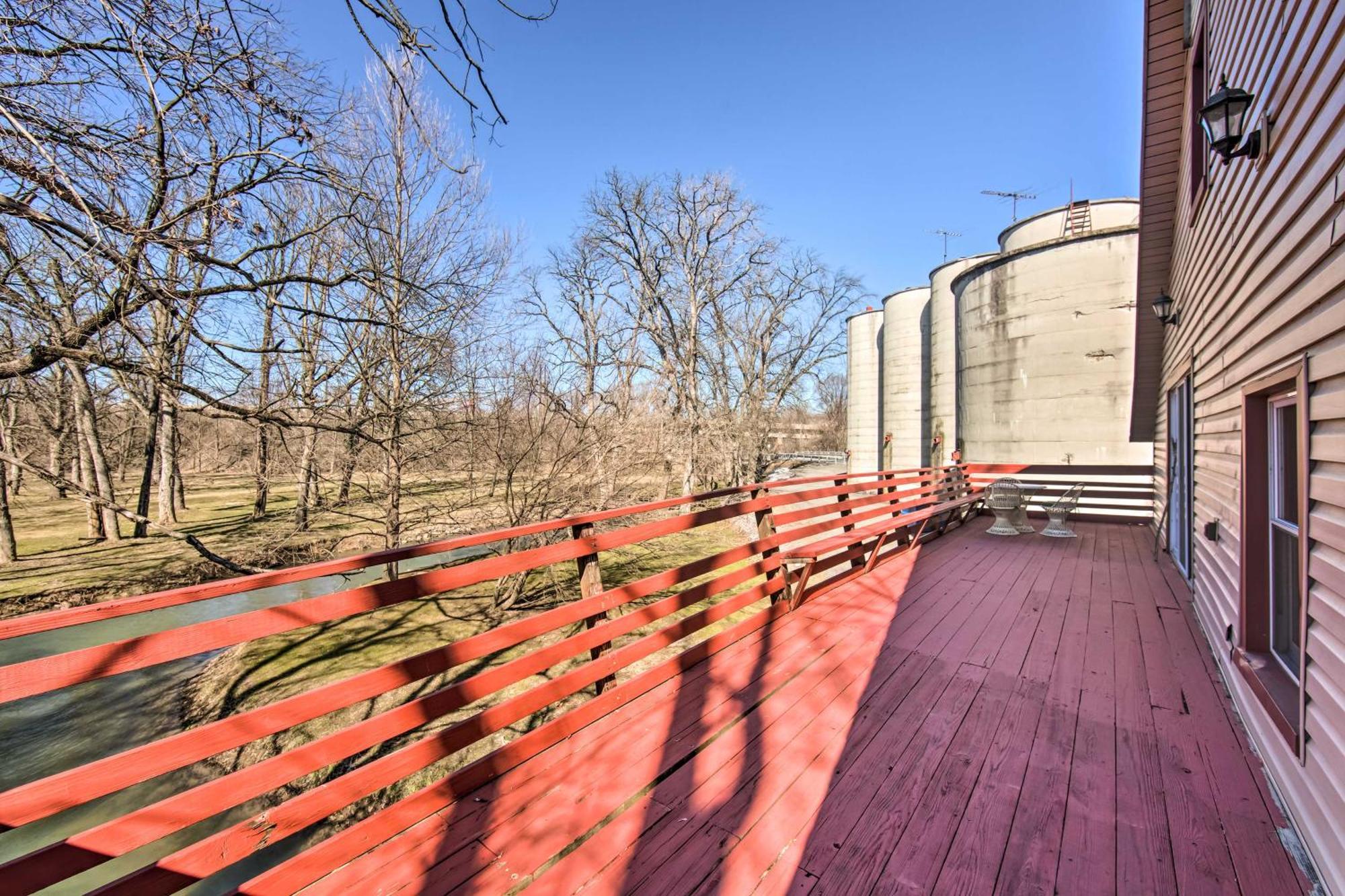Runningwater Apartment In Lancaster With Deck Экстерьер фото