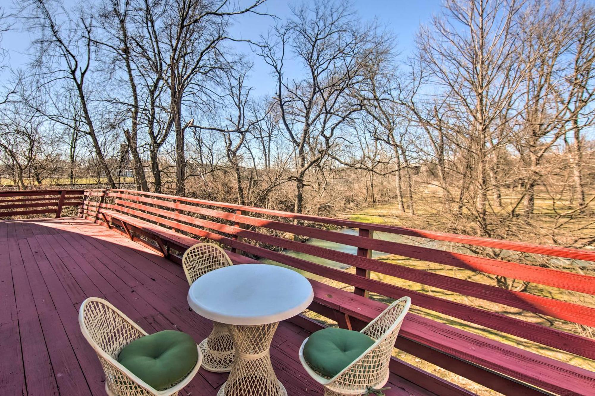 Runningwater Apartment In Lancaster With Deck Экстерьер фото